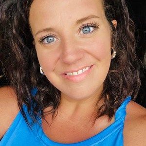 Meet your Posher, Whitney